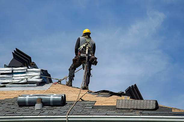 Professional Gutter Installation technician working in Pittsfield, IL